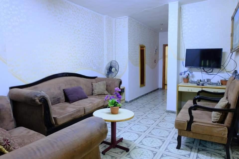 דירות אז זרקא Al Seoudi Furnished Units מראה חיצוני תמונה