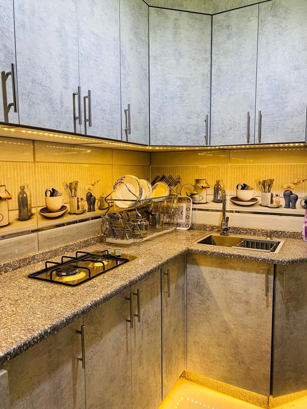 דירות אז זרקא Al Seoudi Furnished Units חדר תמונה